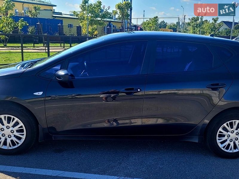Хэтчбек Kia Ceed 2014 в Киеве