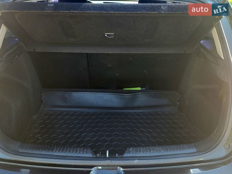 Хэтчбек Kia Ceed 2014 в Киеве