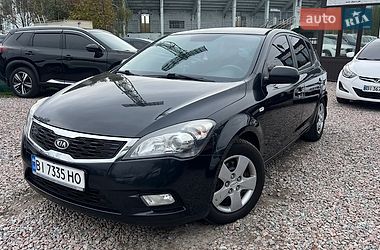 Kia Ceed  2012