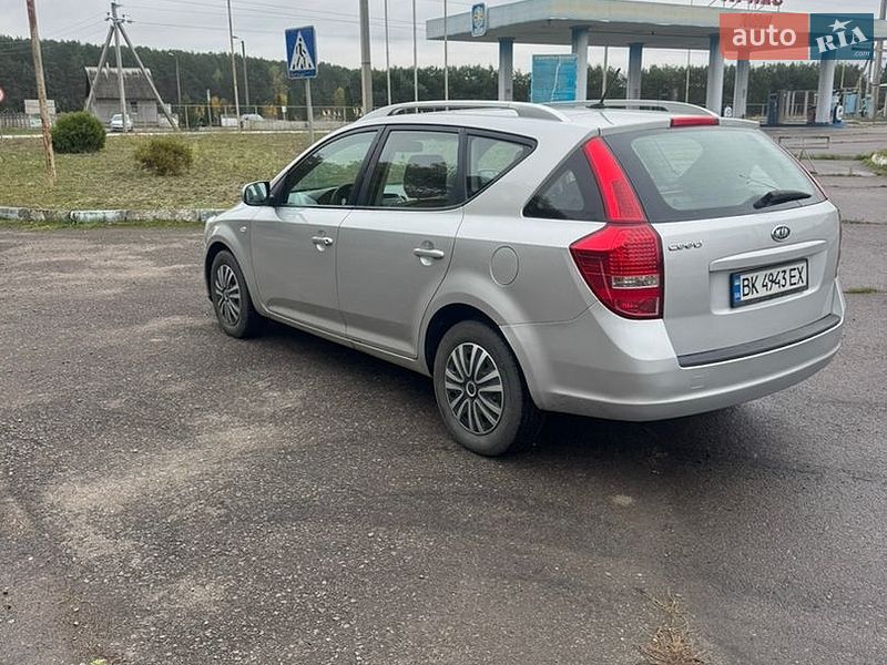 Універсал Kia Ceed 2010 в Рівному