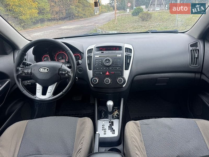 Універсал Kia Ceed 2010 в Рівному