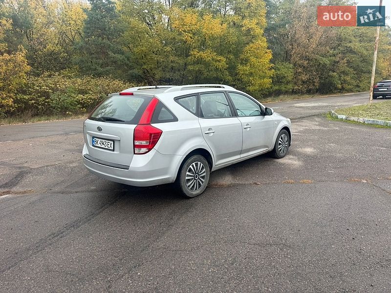Універсал Kia Ceed 2010 в Рівному