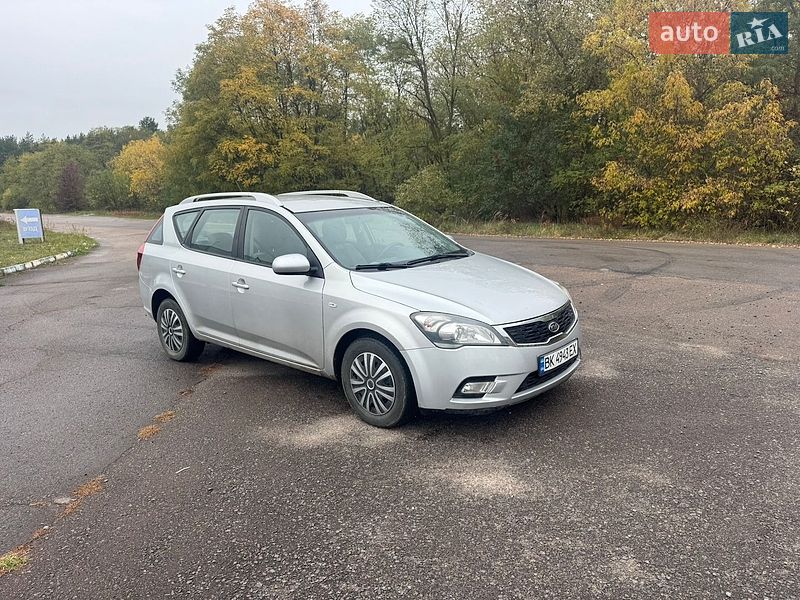 Універсал Kia Ceed 2010 в Рівному