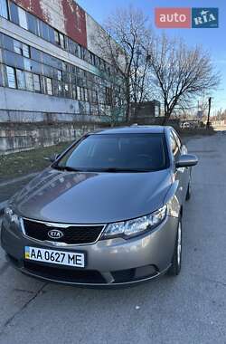 Kia Cerato  2012
