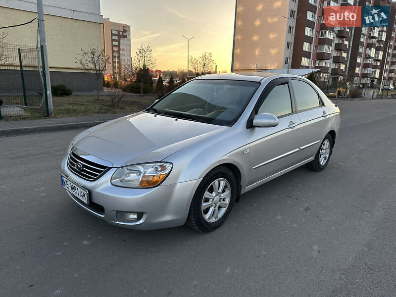 Хэтчбек Kia Cerato