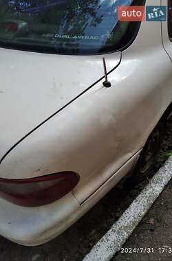 Седан Kia Clarus 1998 в Ровно