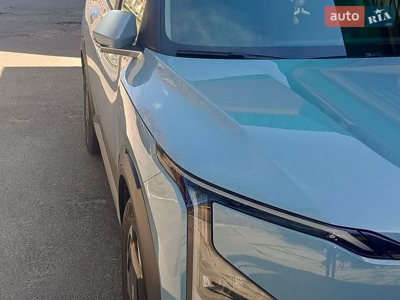 Позашляховик / Кросовер Kia EV5