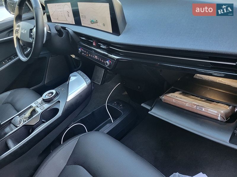 Позашляховик / Кросовер Kia EV6 2024 в Рівному