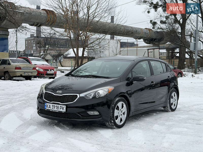 Хэтчбек Kia Forte