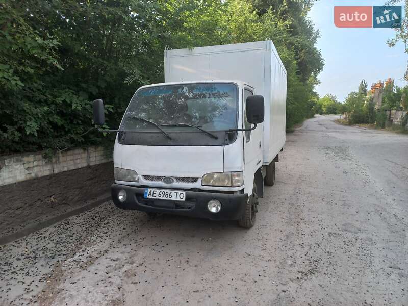 Kia K3000
