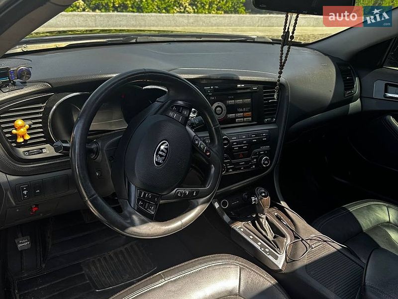 Седан Kia K5 2012 в Дніпрі