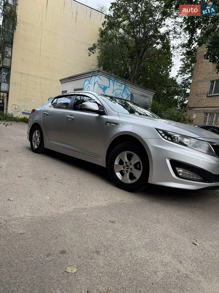 2011 Kia K5 - мініатюра 3