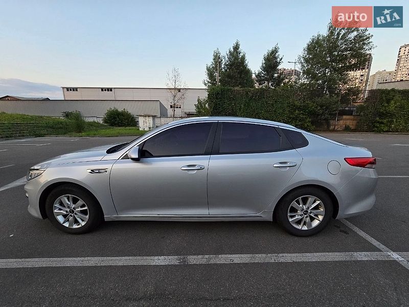 Седан Kia K5 2016 в Києві