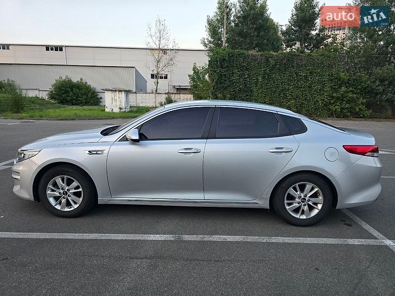 Седан Kia K5 2016 в Києві