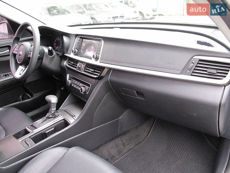 Седан Kia K5 2018 в Киеве фото 24 Седан Kia K5 2018 в Киеве