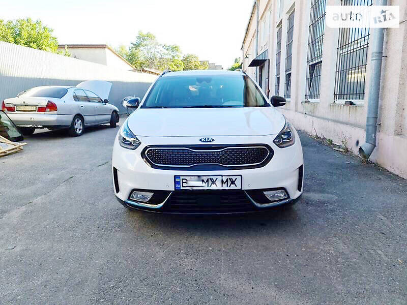 Легковые Kia Niro