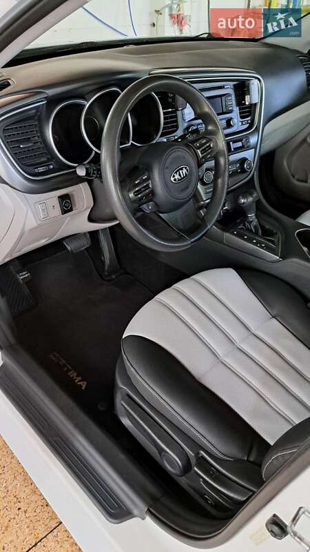 Седан Kia Optima 2014 в Дніпрі