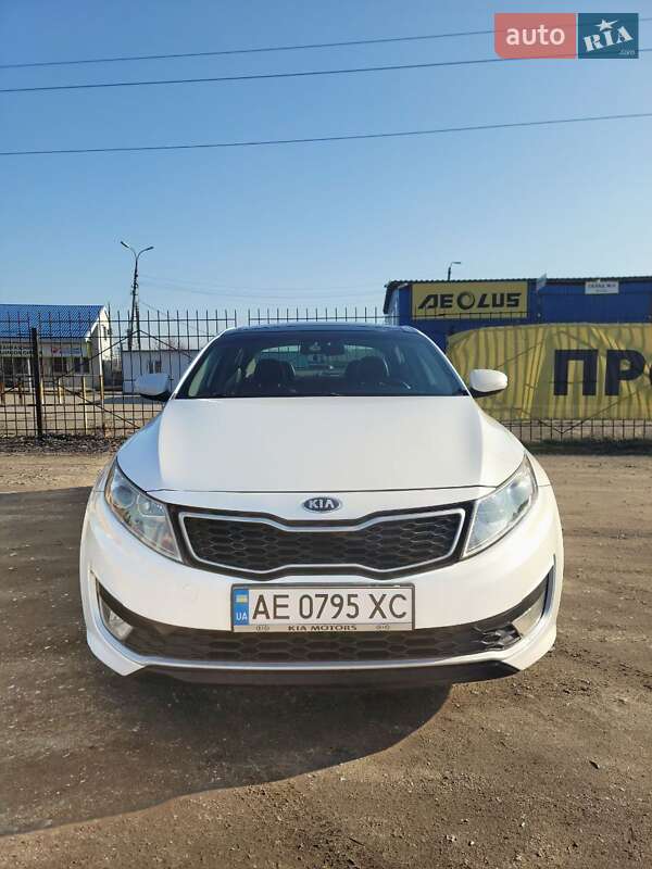 Седан Kia Optima 2012 в Днепре