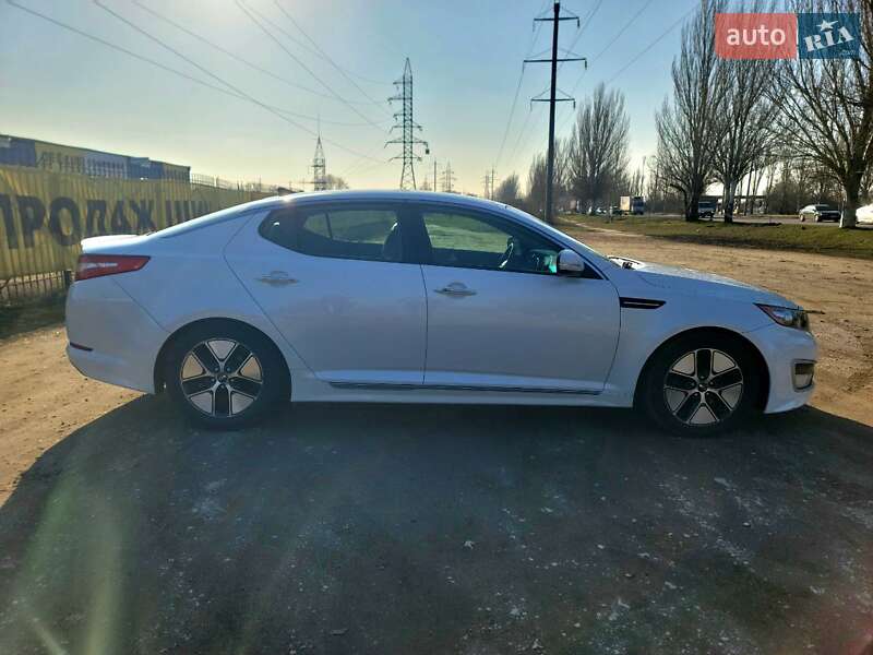 Седан Kia Optima 2012 в Днепре