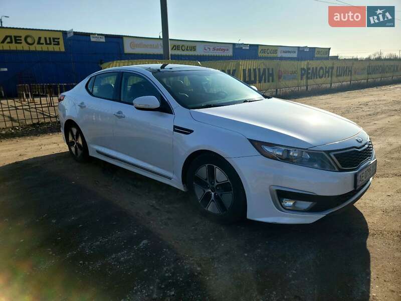 Седан Kia Optima 2012 в Днепре