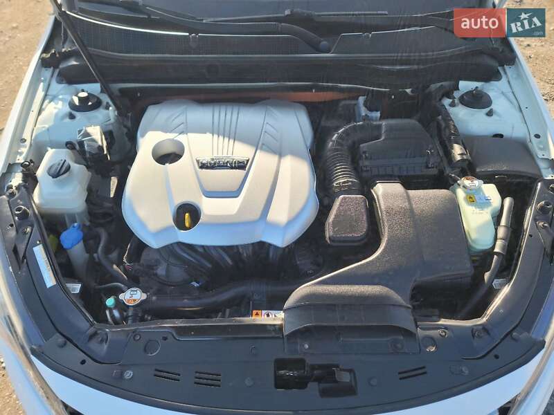 Седан Kia Optima 2012 в Днепре