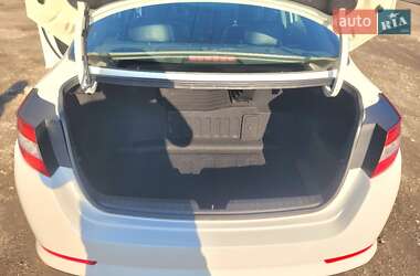 Седан Kia Optima 2012 в Днепре