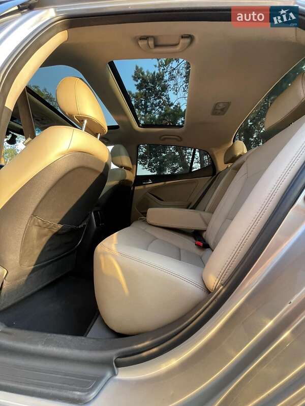 Седан Kia Optima 2013 в Вишгороді