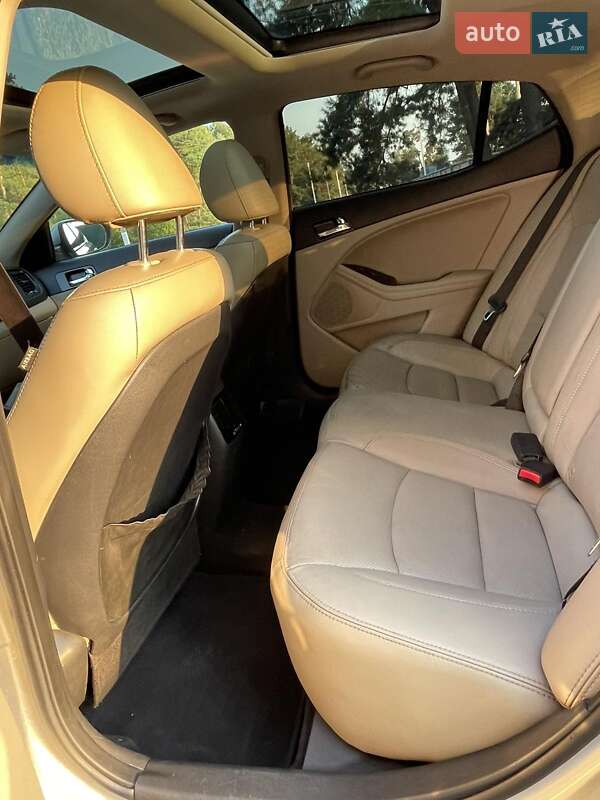 Седан Kia Optima 2013 в Вишгороді