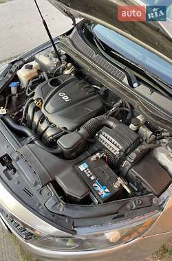 Седан Kia Optima 2013 в Вишгороді