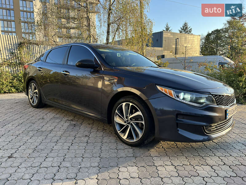 Седан Kia Optima 2017 в Ужгороде