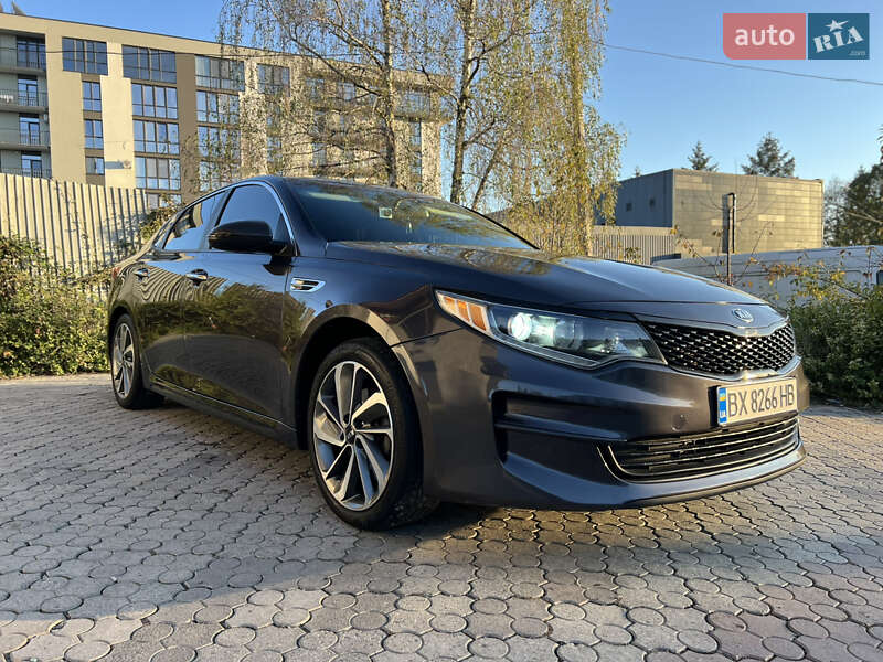 Седан Kia Optima 2017 в Ужгороде