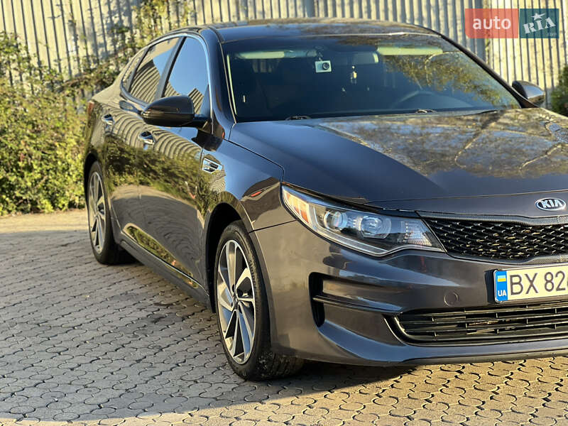 Седан Kia Optima 2017 в Ужгороде
