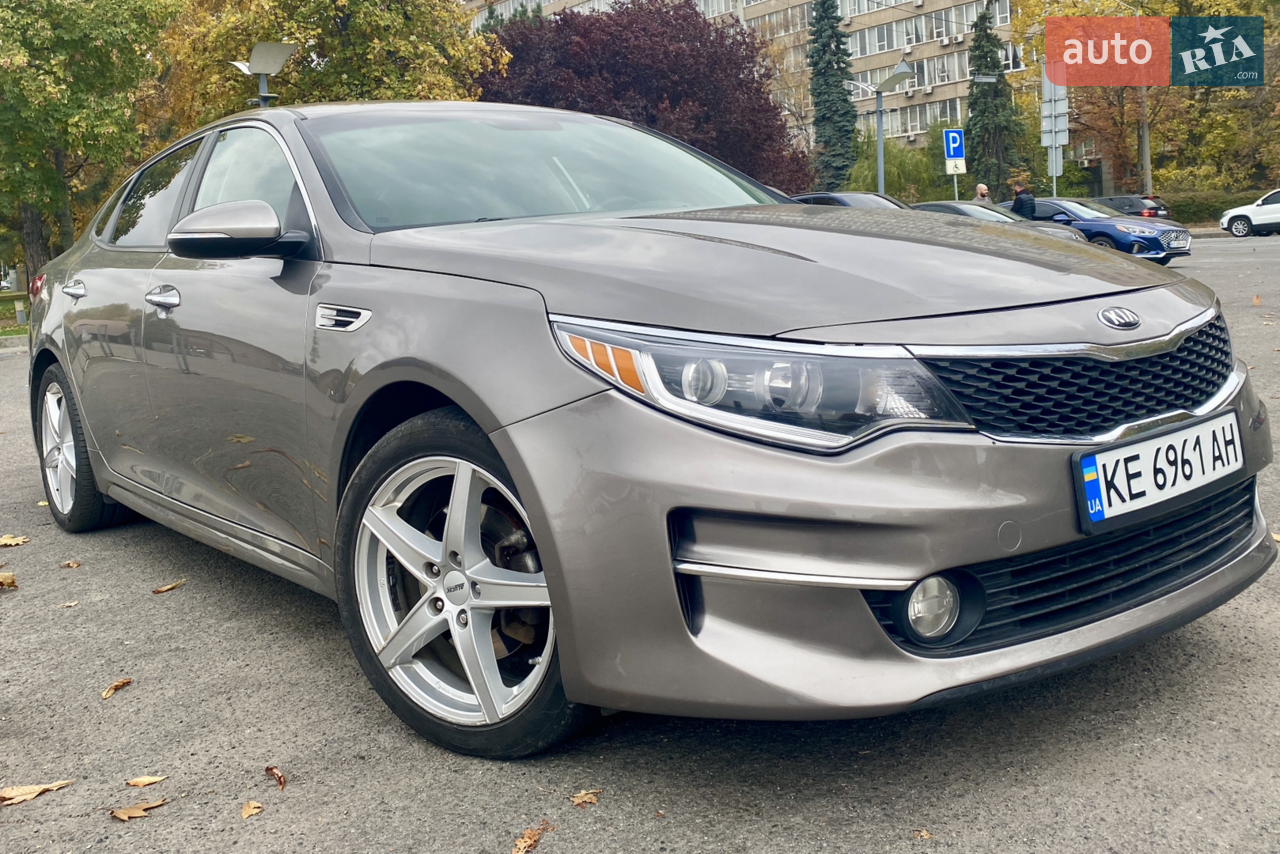 2017 Kia Optima - фото 1