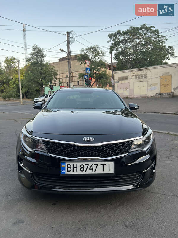 Седан Kia Optima