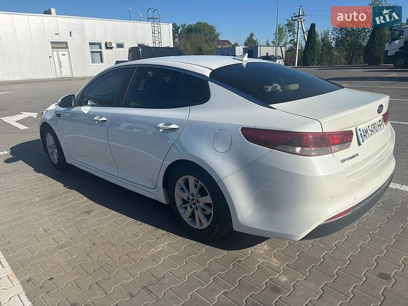 Седан Kia Optima 2016 в Житомире