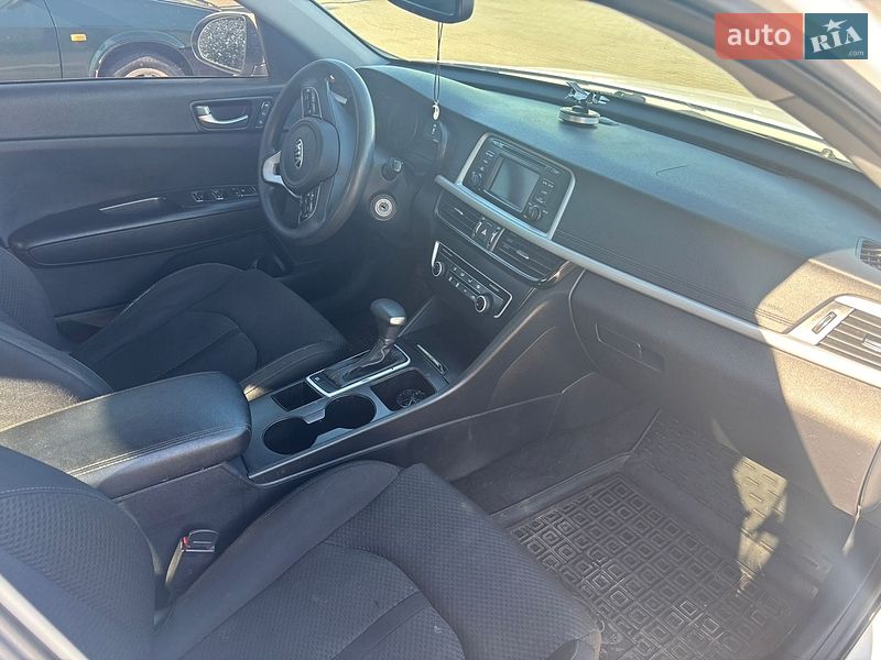 Седан Kia Optima 2016 в Житомире