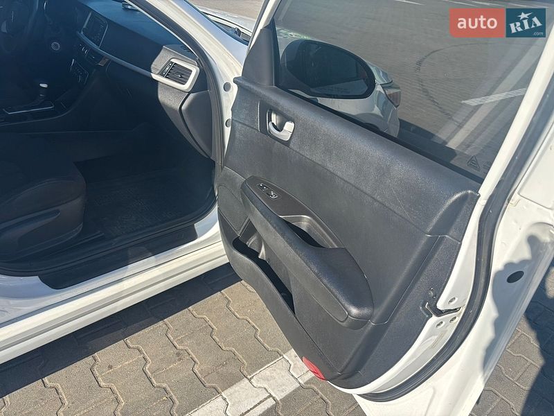 Седан Kia Optima 2016 в Житомире