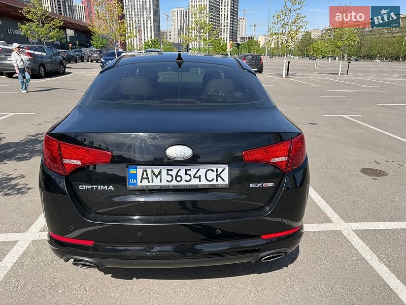 Седан Kia Optima 2013 в Києві