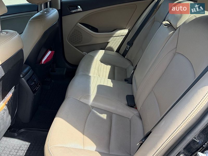 Седан Kia Optima 2013 в Києві