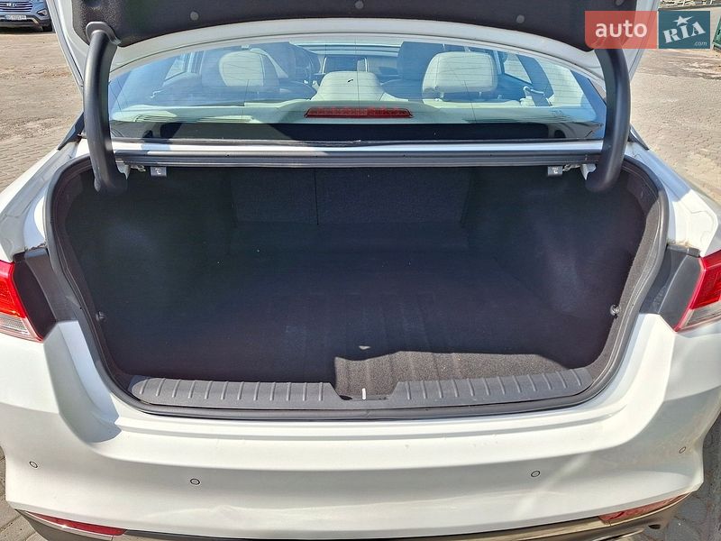 Седан Kia Optima 2017 в Львове