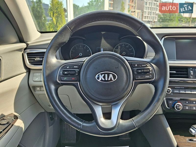 Седан Kia Optima 2017 в Львове