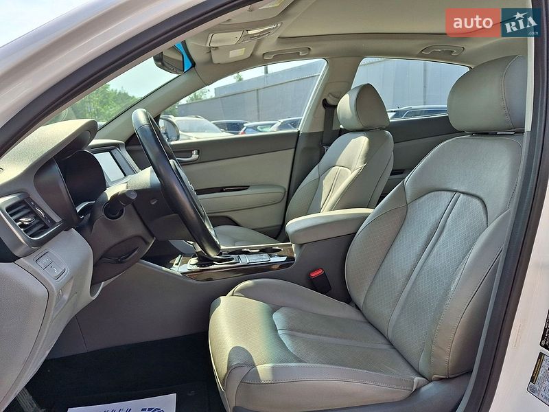 Седан Kia Optima 2017 в Львове