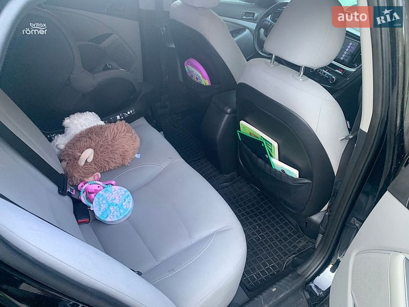 Седан Kia Optima 2014 в Києві