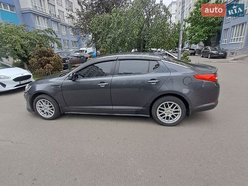 Седан Kia Optima 2012 в Києві