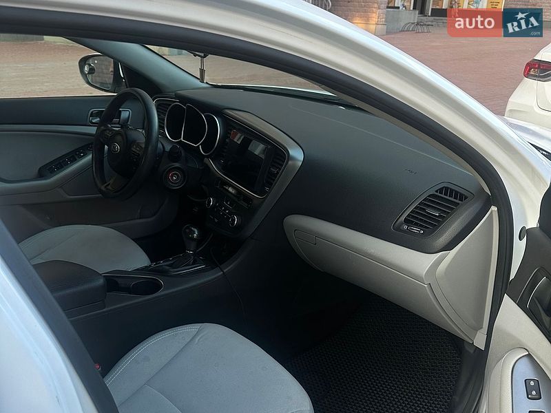 Седан Kia Optima 2014 в Киеве