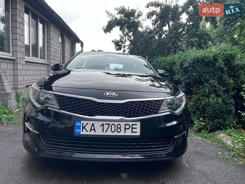 Седан Kia Optima 2017 в Вишневом