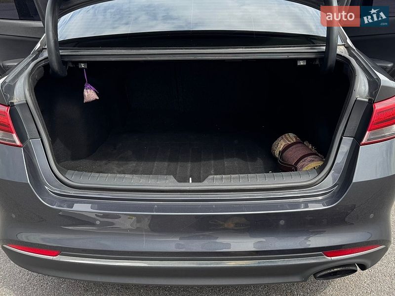 Седан Kia Optima 2018 в Києві
