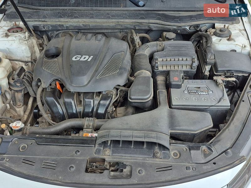 Седан Kia Optima 2013 в Рогани