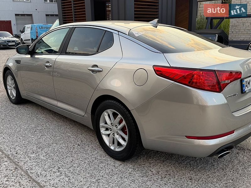 Седан Kia Optima 2012 в Житомирі