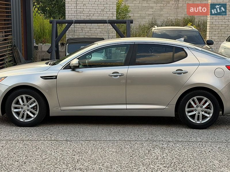 Седан Kia Optima 2012 в Житомирі